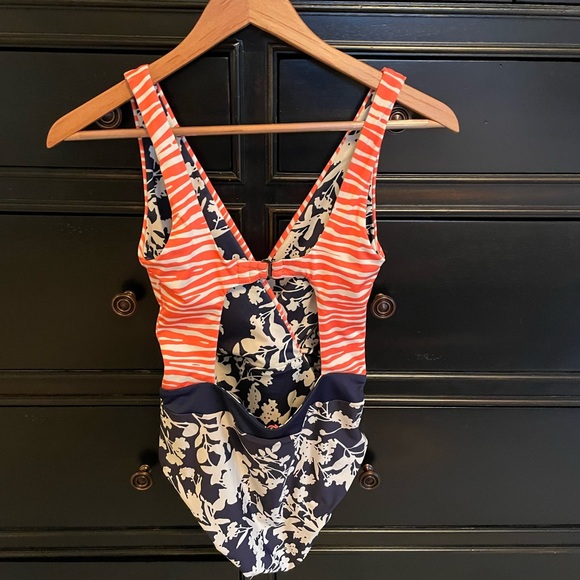 🧡Maaji Women's Standard Tangerine Baobab One Piece Plunge Signature Cut🧡 - Picture 2 of 5